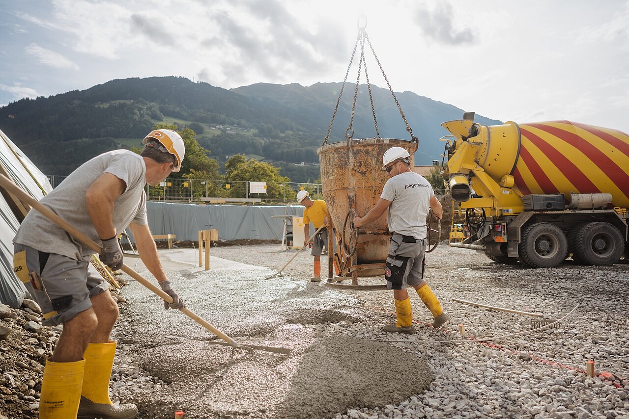 Jäger Bau Mitarbeiter bei der Betonage