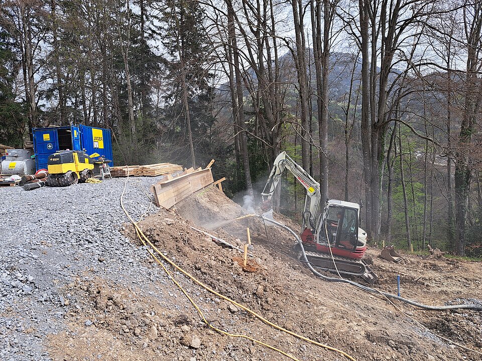 Spritzbetonarbeiten beim Projekt Hochwasserschutz Schwarzbach