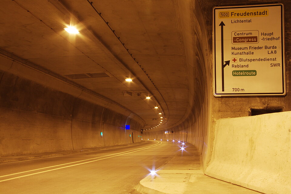 fertiger Tunnel mit neuer Zwischendecke