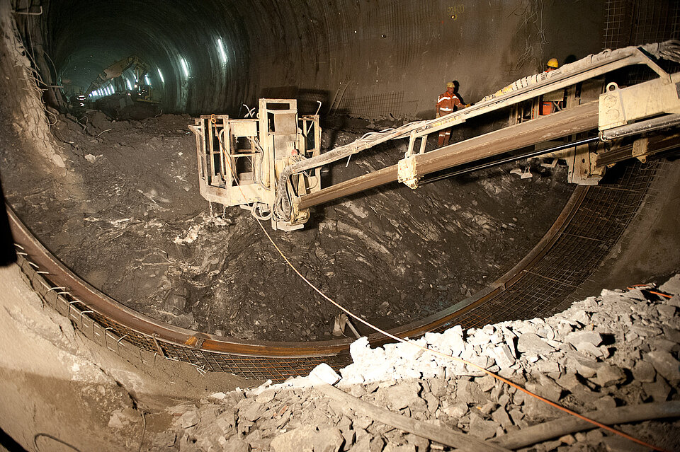 Vortrieb Sollgewölbe mit Sicherungseinbau