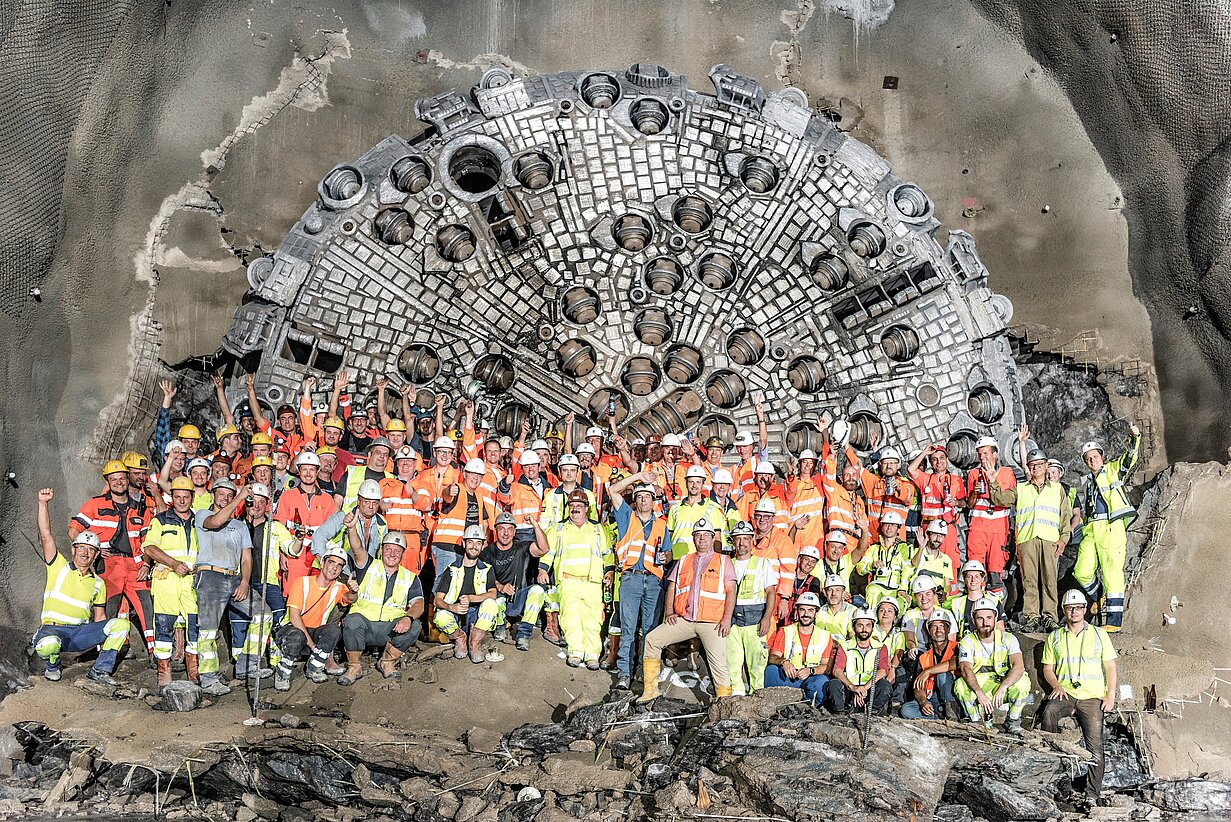 Durchschlag Gruppenfoto KAT2 und KAT3 Bildnachweis ÖBB Franz-Georg Pikl