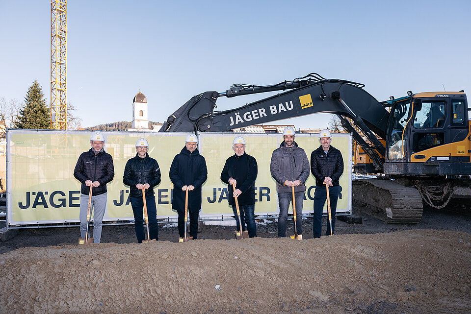 Gruppenfoto beim Spatenstich Göfis Gässele mit LR Marco Tittler und Bürgermeister Thomas Lampert