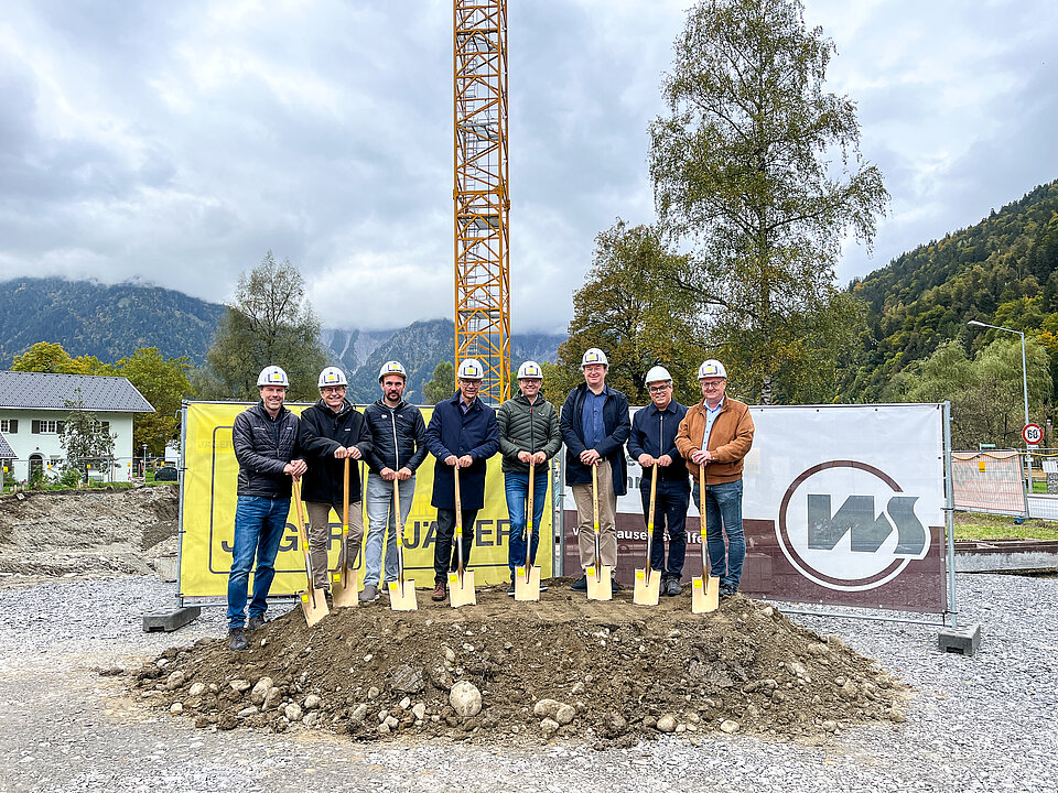 Gruppenfoto beim Spatenstich für die Wohnanlage Kaltenbrunnen mit der Wohnbauselbsthilfe